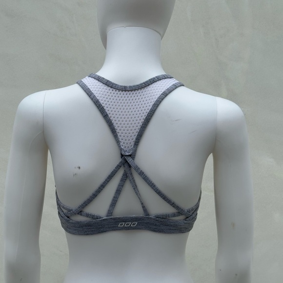 Lorna Jane “ move freely” sports bra Gray marl stripe X Small pre owned - Picture 6 of 10